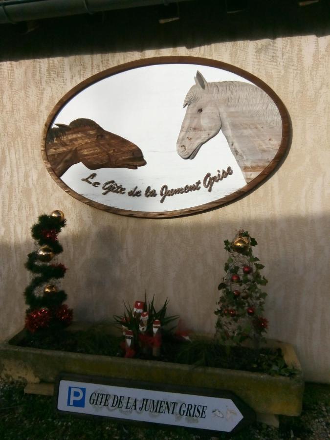 Chambre D'Hotes La Jument Grise Lescheroux Exterior foto